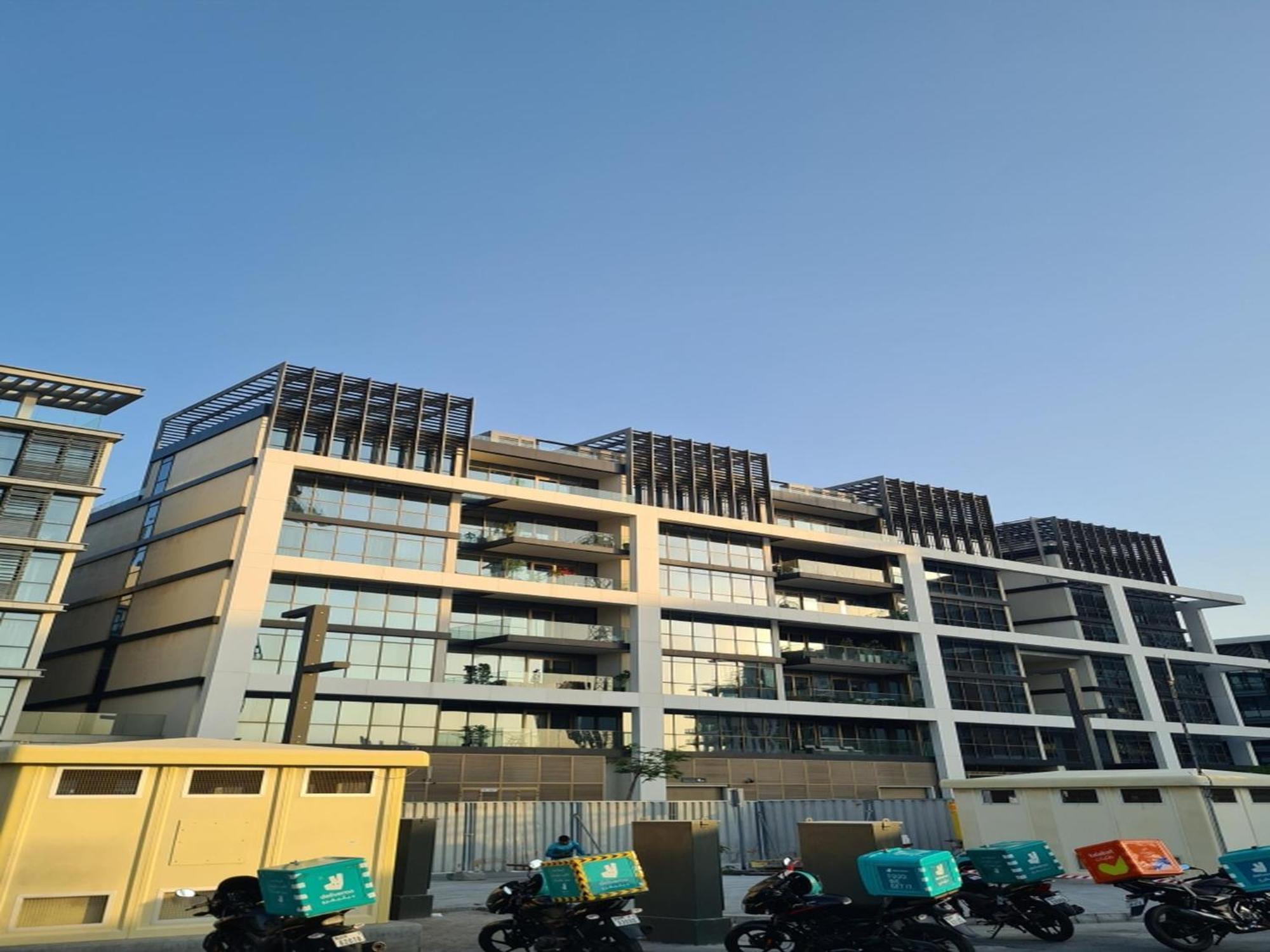 Lush 2 & Half Br In Walk With Burj Khalifa View Apartment *